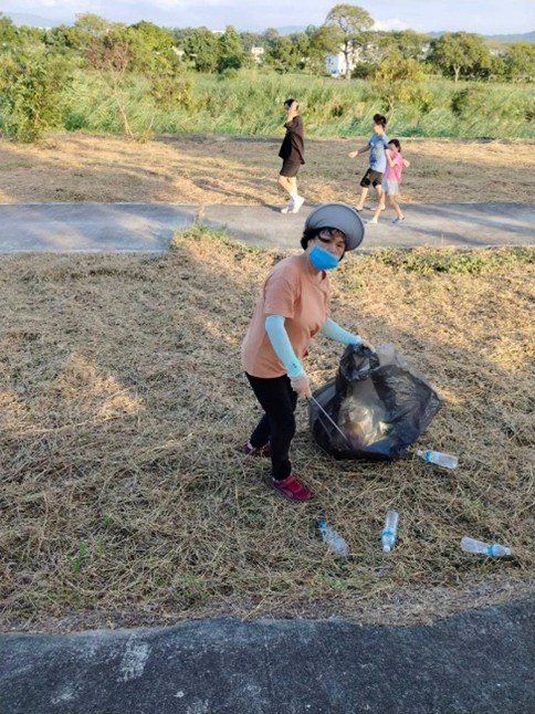 楊招治志工工作照