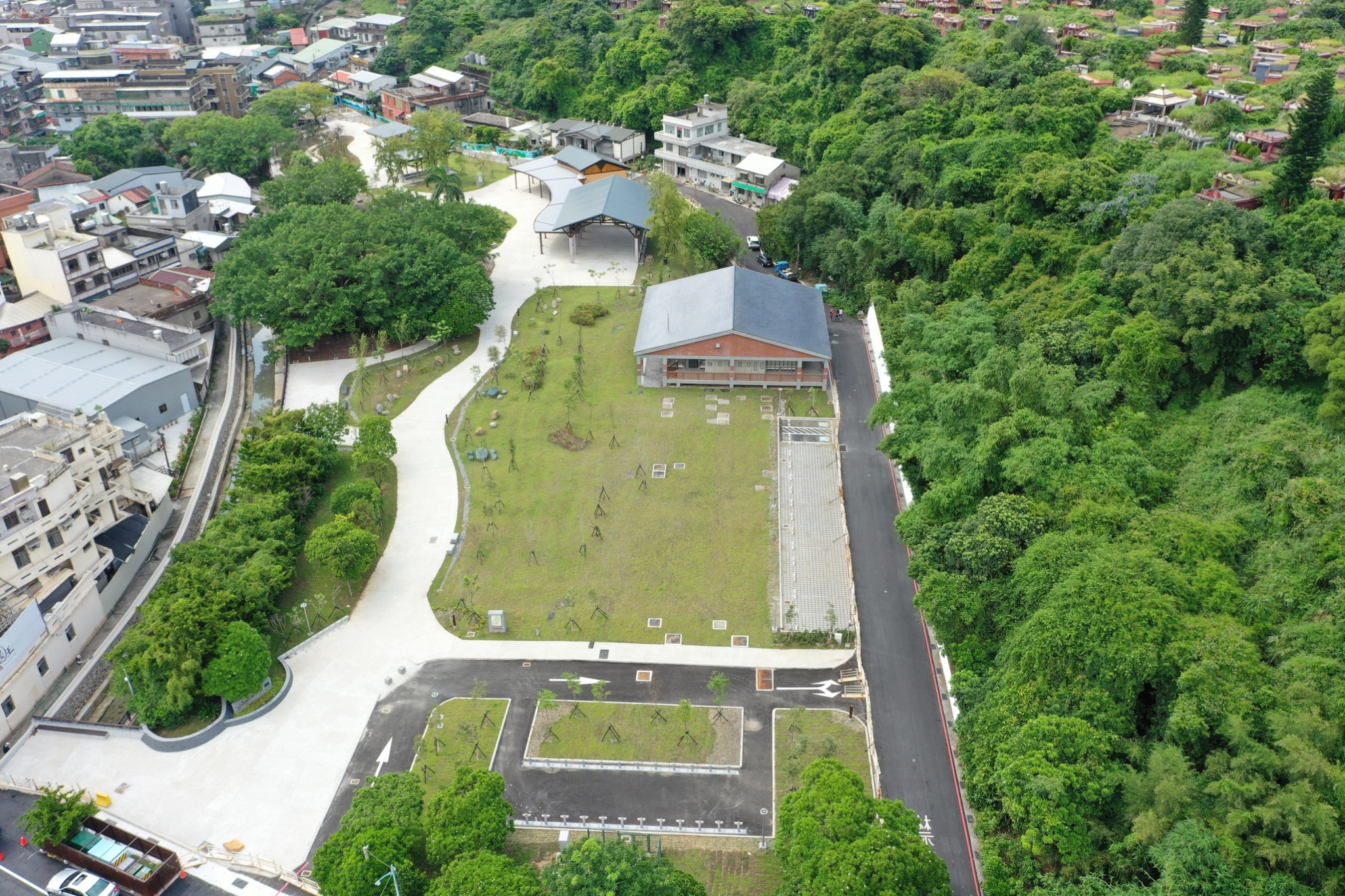 空拍公園-封面封底照